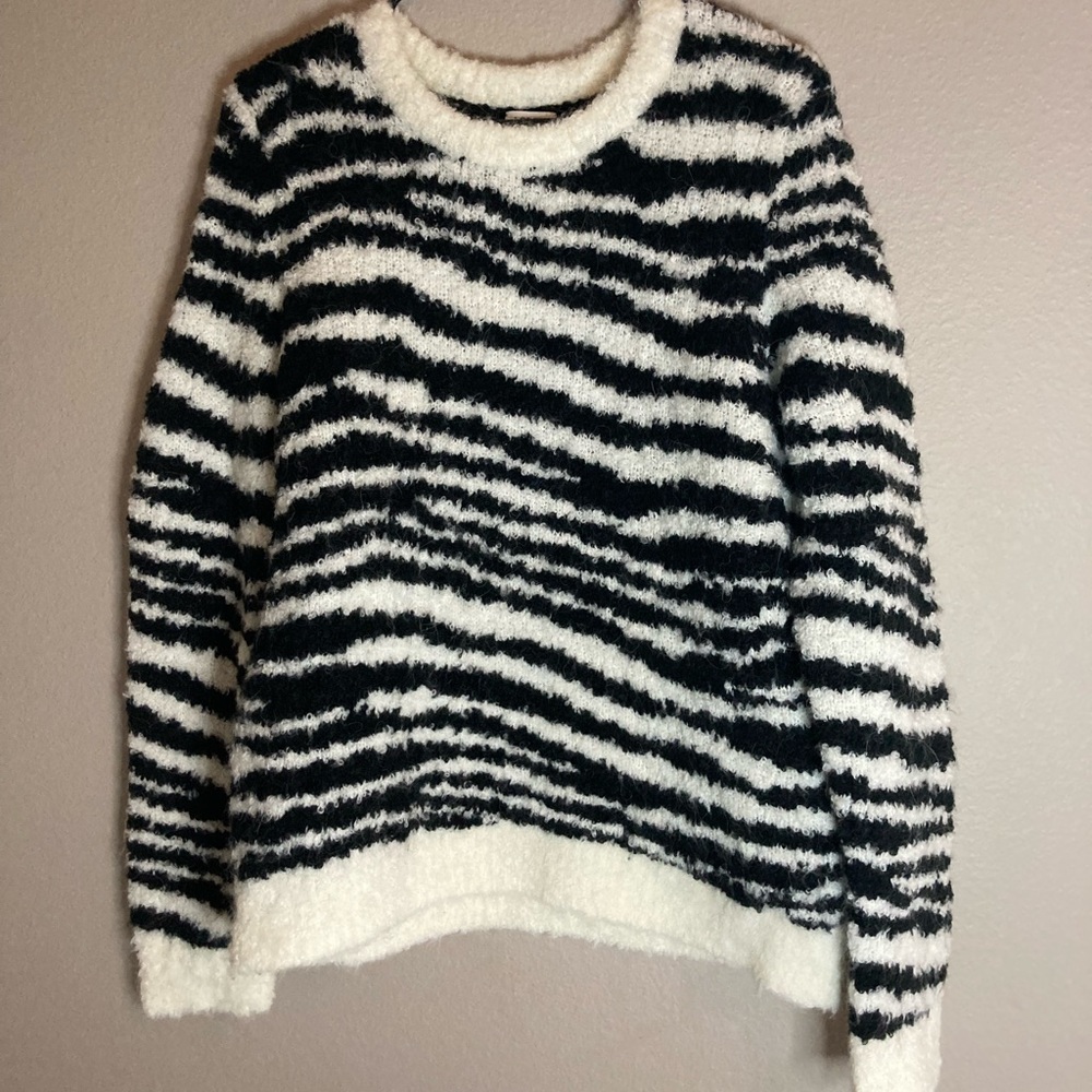 J. Crew fuzzy warm sweater❤️